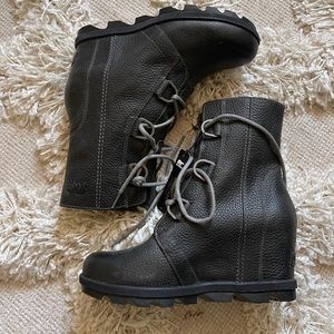 Sorel wedge bootie 8.5